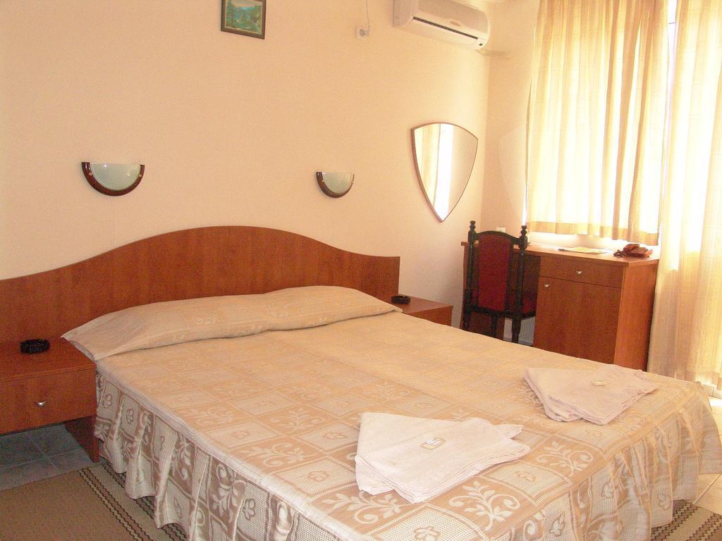 Family Hotel Andreev Nessebar Quarto foto